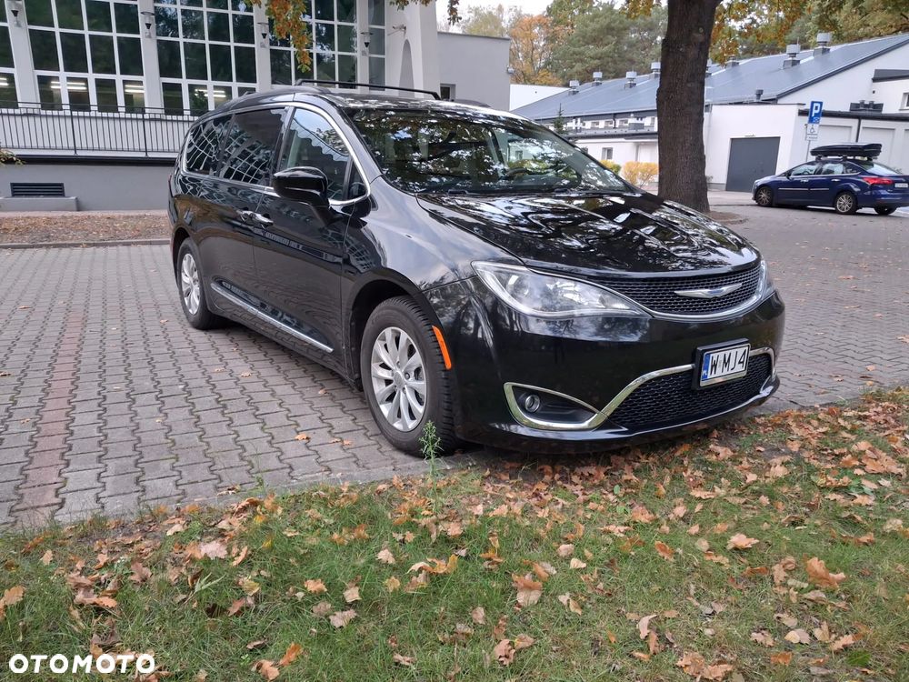 Chrysler Pacifica - 10