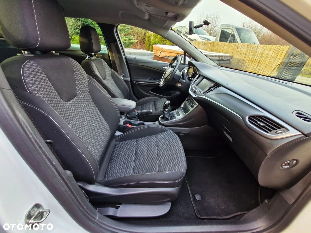 Opel Astra 1.6 CDTI Enjoy - 11