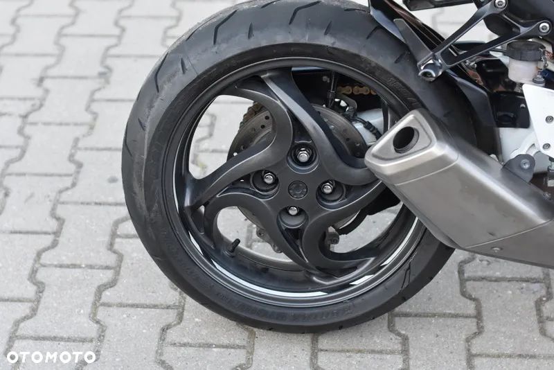 Honda CB - 12
