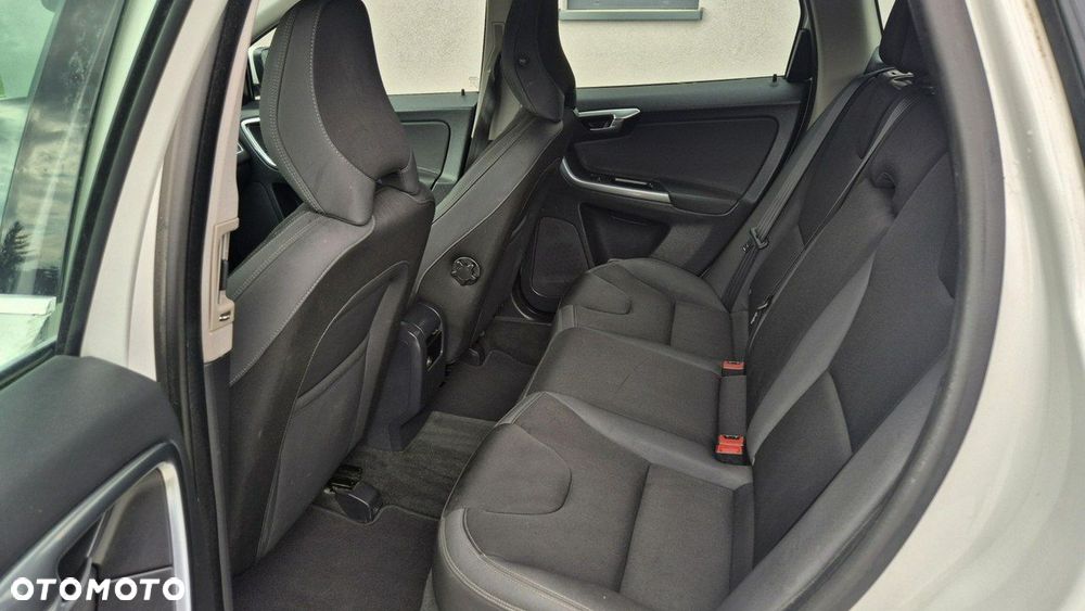 Volvo XC 60 D3 Momentum - 16