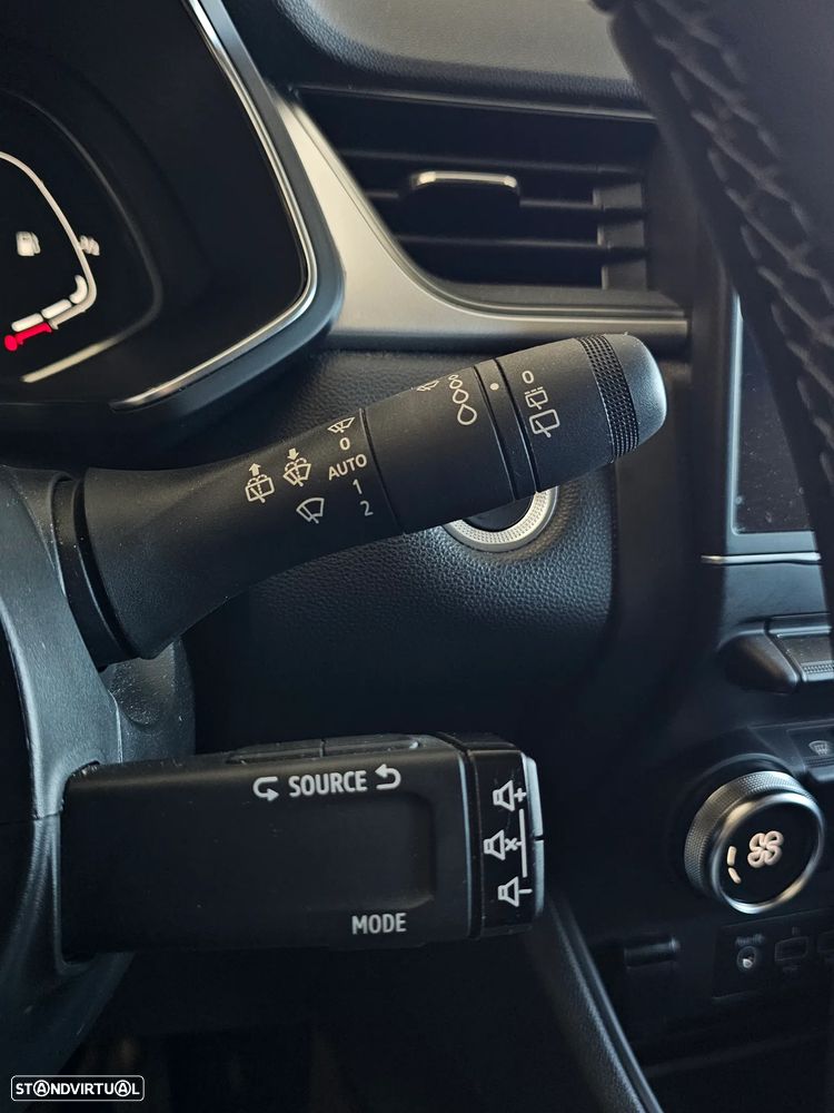 Renault Captur 1.0 TCe Techno Bi-Fuel - 22