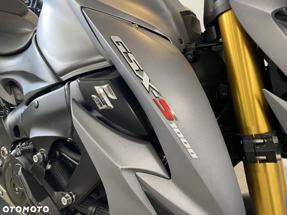 Suzuki GSX 1000 - 8