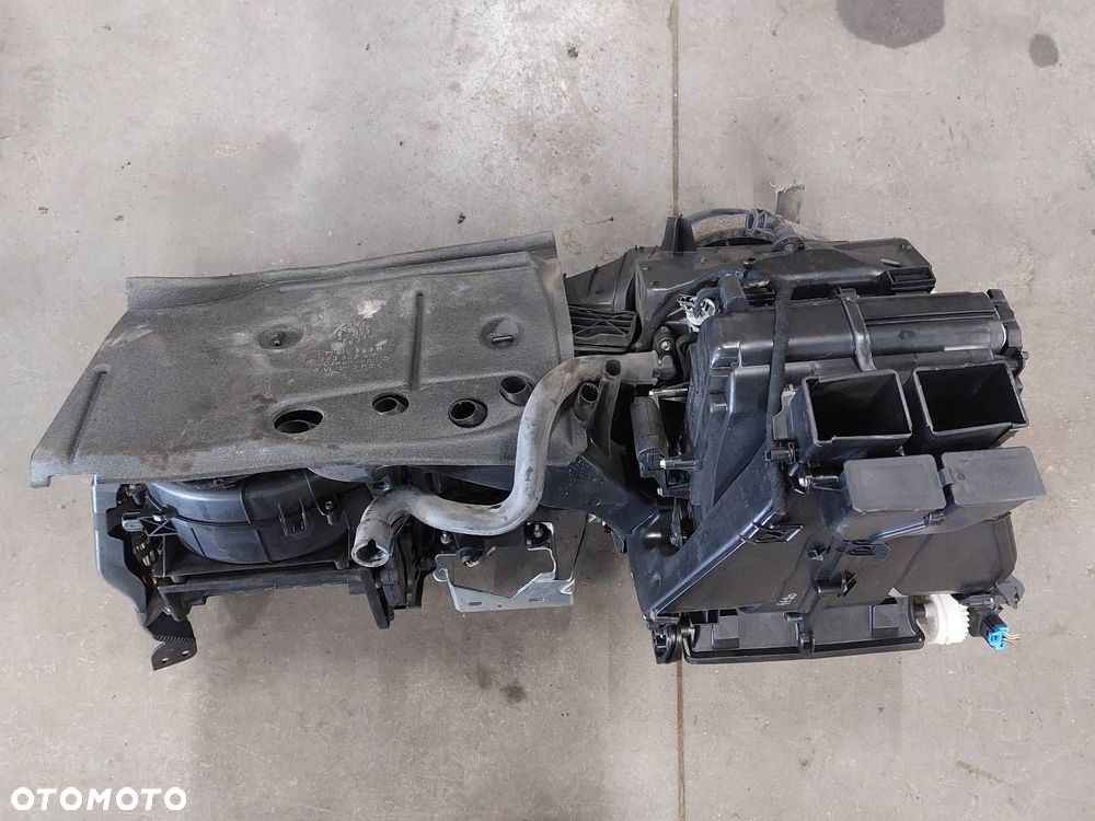 OBUDOWA NAGRZEWNICY KOMPLETNA DMUCHAWA TOURAN I EU - 10