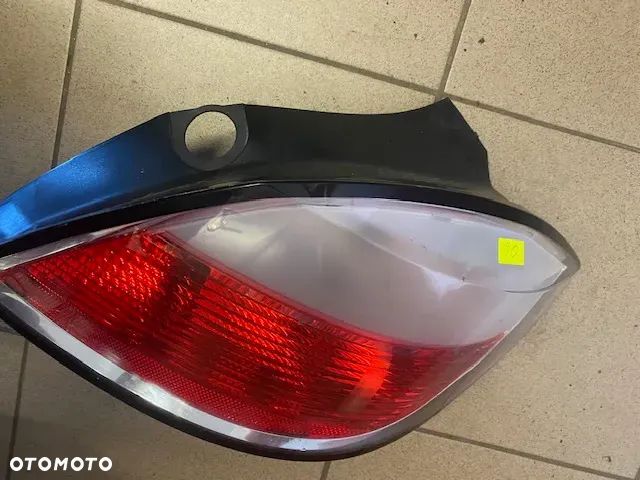 LAMPA TYŁ PRAWA OPEL ASTRA H HB - 3