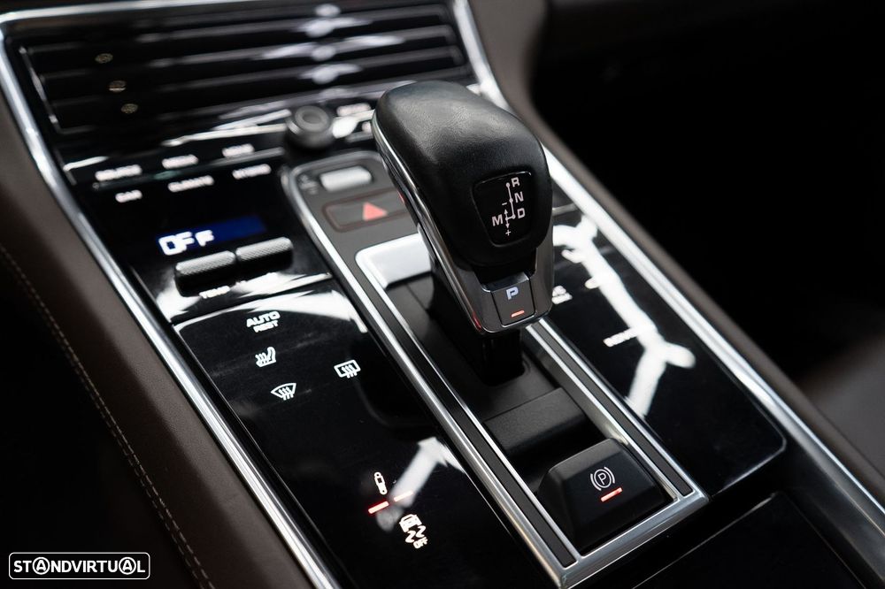 Porsche Panamera Sport Turismo 4 E-Hybrid - 35