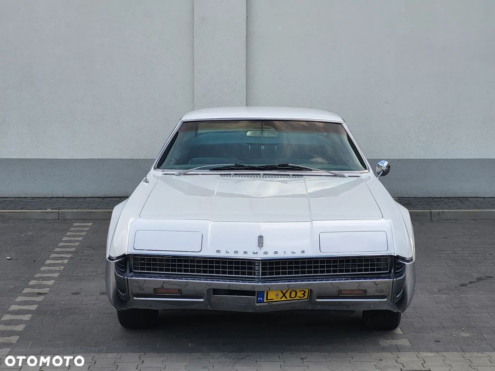 Oldsmobile Toronado - 9