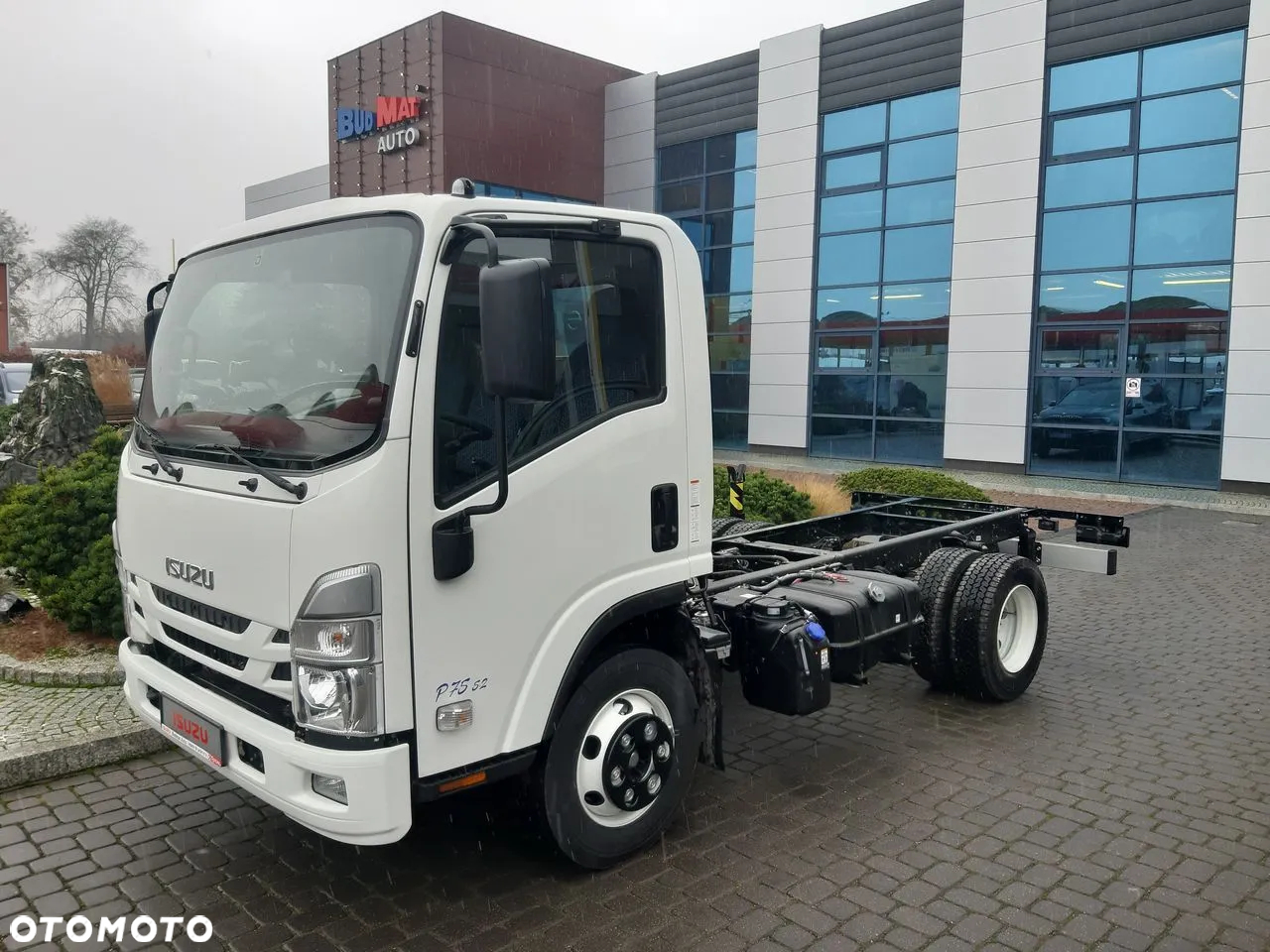 Isuzu P75 5.2 L - 7