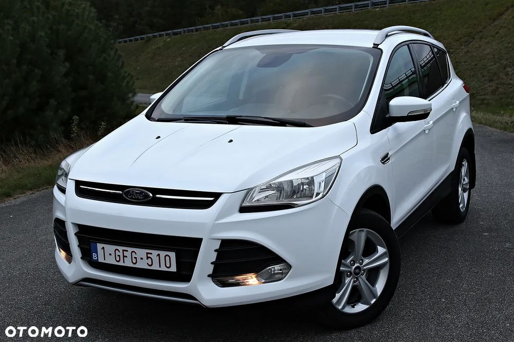 Ford Kuga 2.0 TDCi 2x4 Titanium - 16