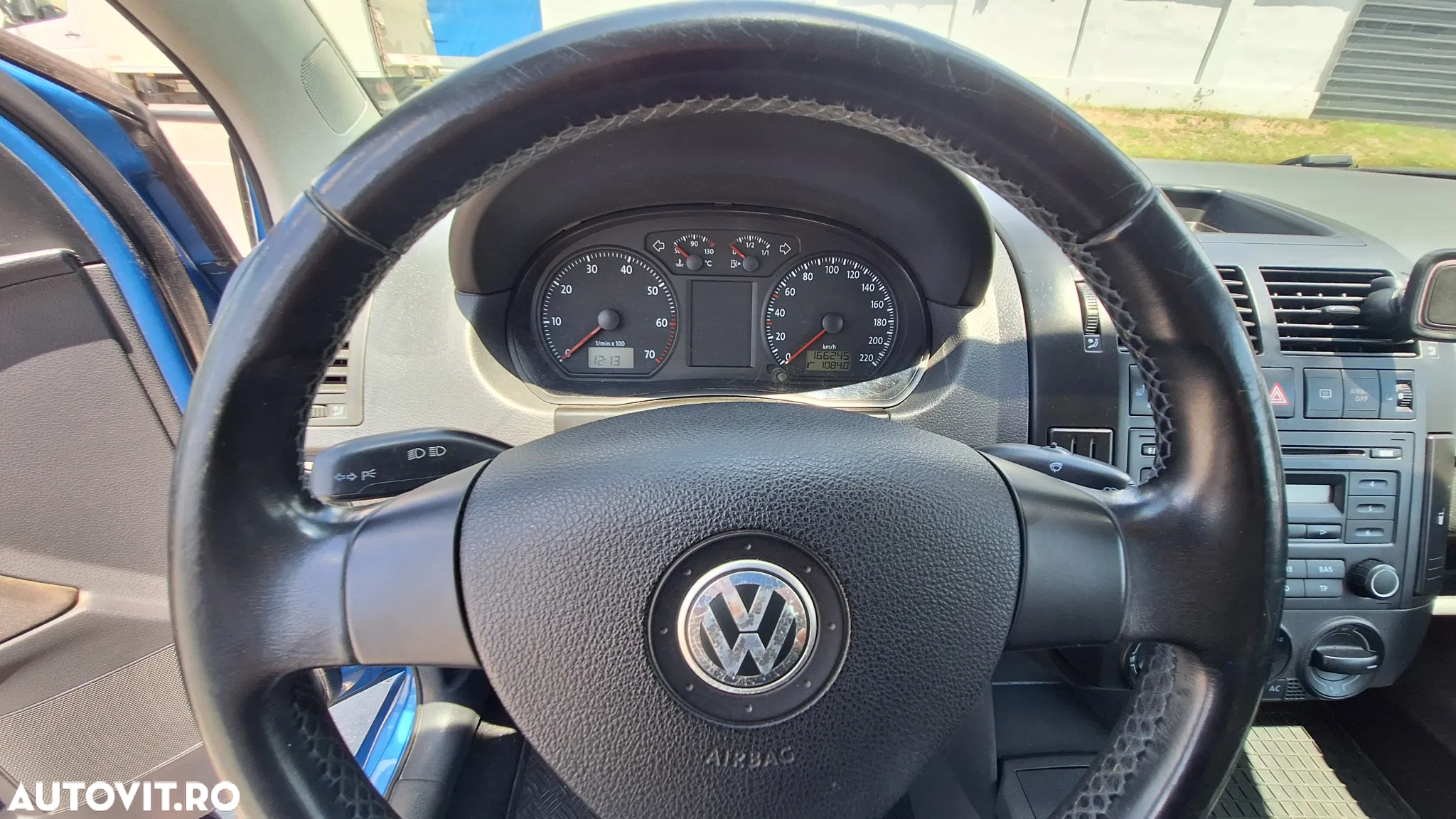 Volkswagen Polo - 2