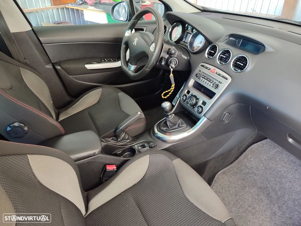 Peugeot 308 SW 1.6 e-HDi Sportium CVM6 115g - 12