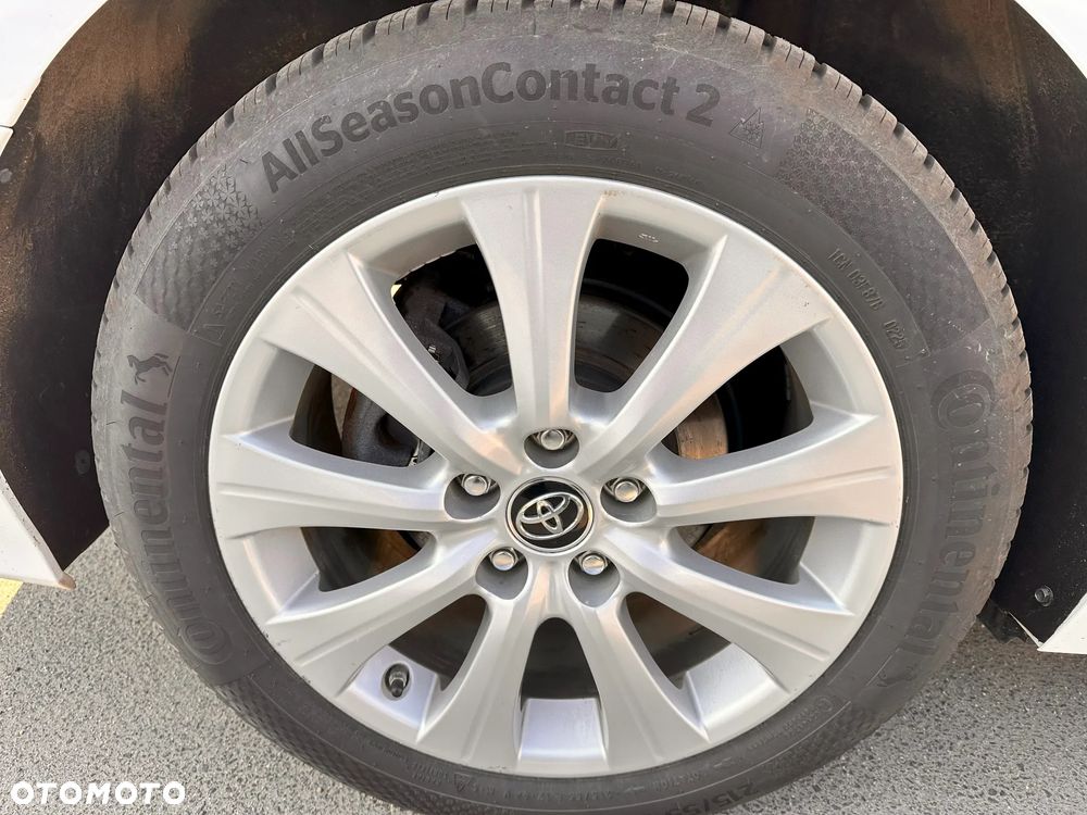 Toyota Camry - 14
