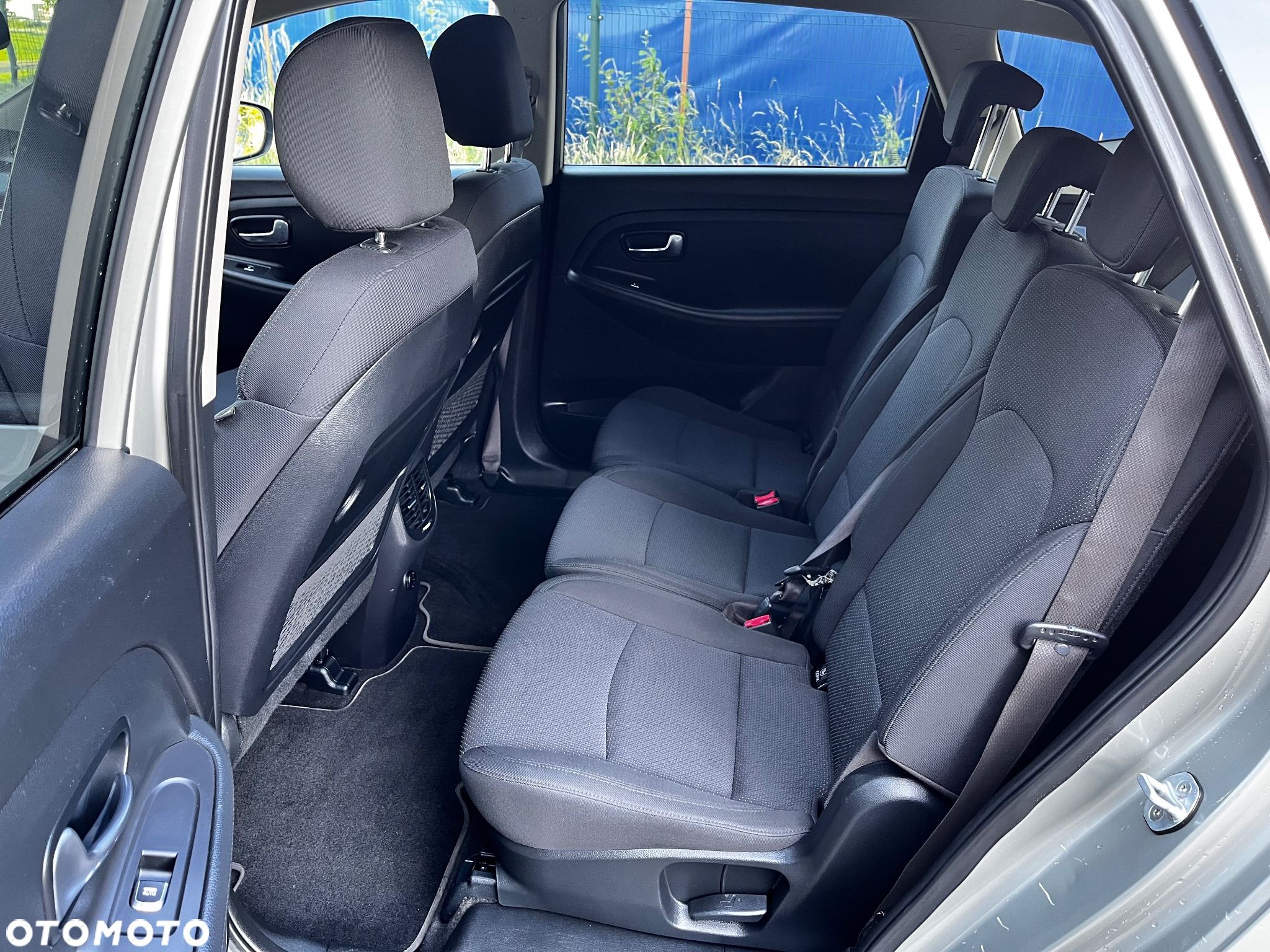 Kia Carens 1.7 CRDi L - 18