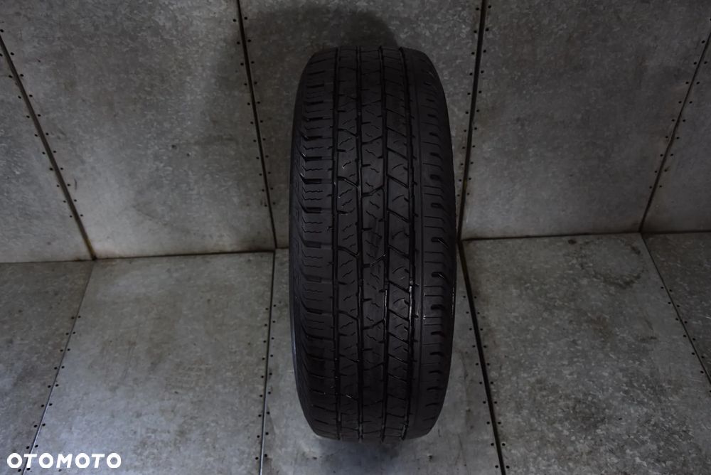OPONA 245/65/17 - 1