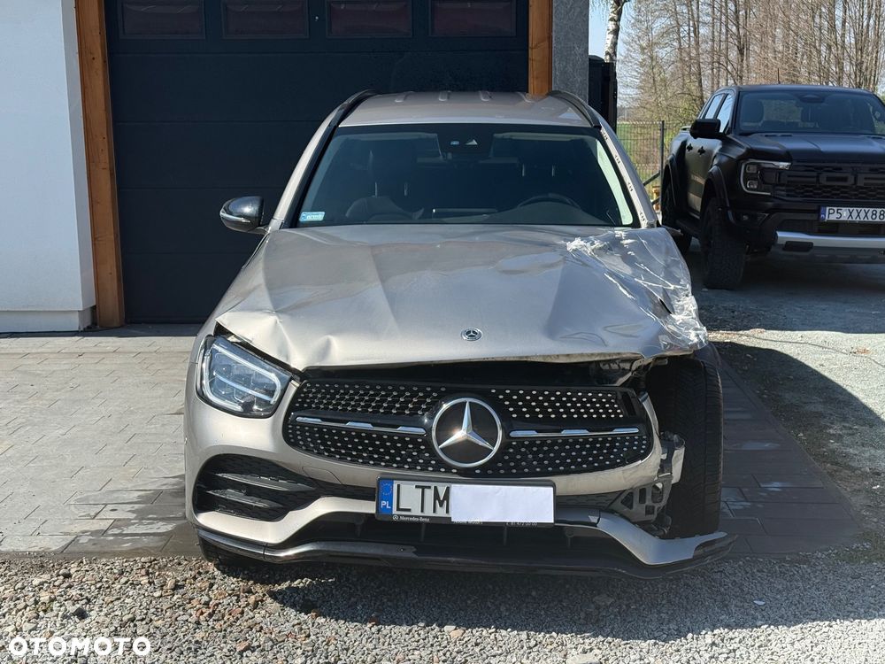 Mercedes-Benz GLC 300 e 4-Matic - 3