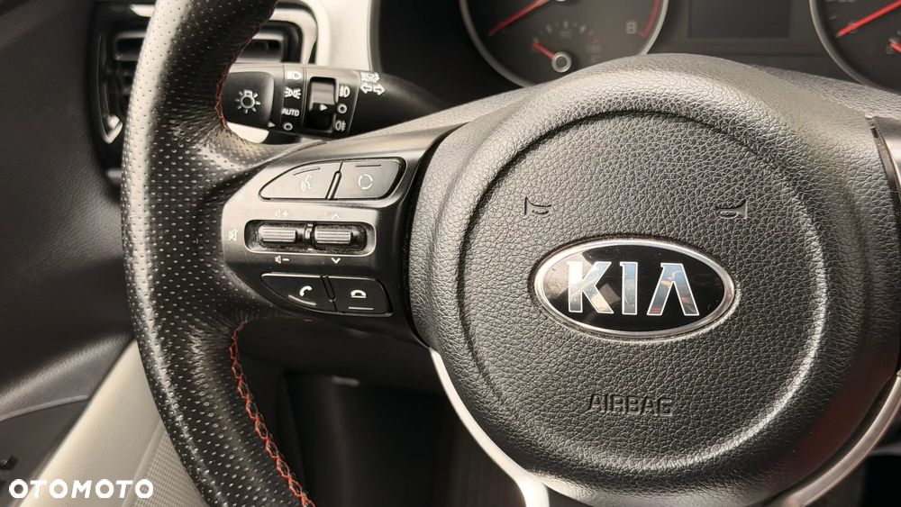 Kia Stonic - 32