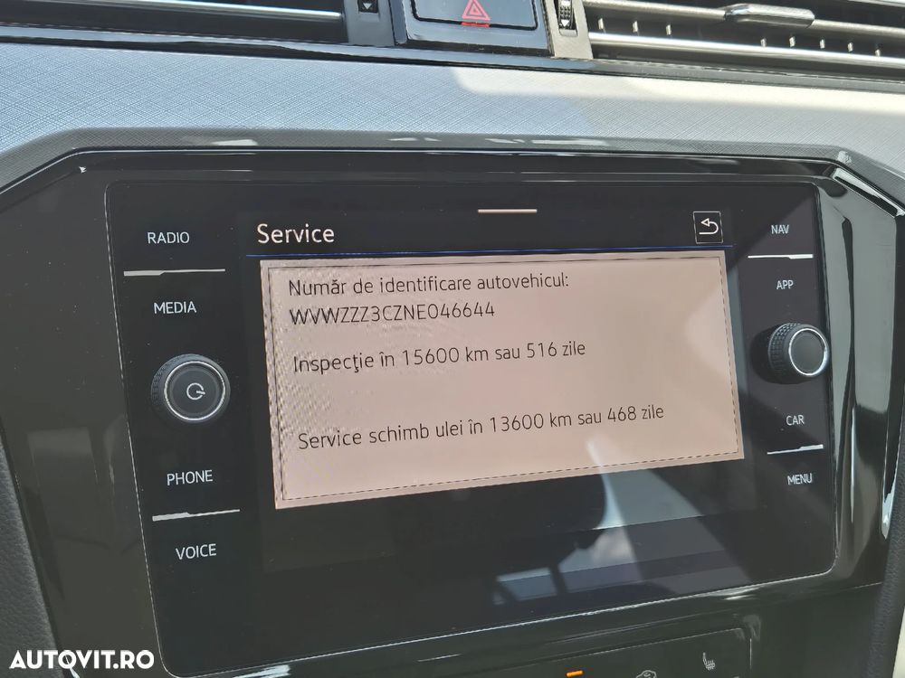 Volkswagen Passat Variant 2.0 TDI DSG Comfortline - 24