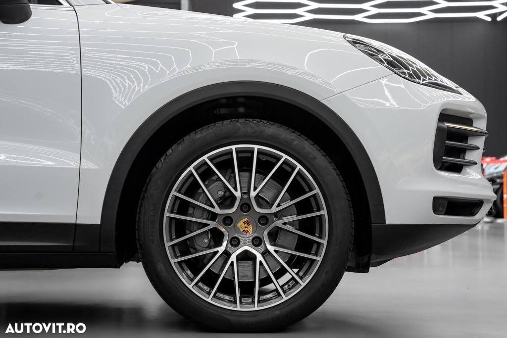 Porsche Cayenne S - 7