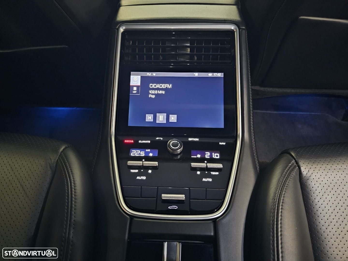 Porsche Panamera 4 E-Hybrid - 19