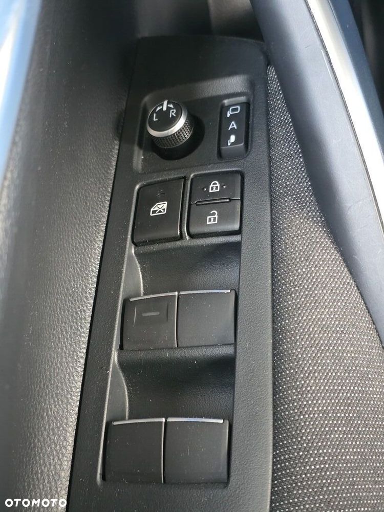 Toyota Corolla 1.8 Hybrid Style - 17