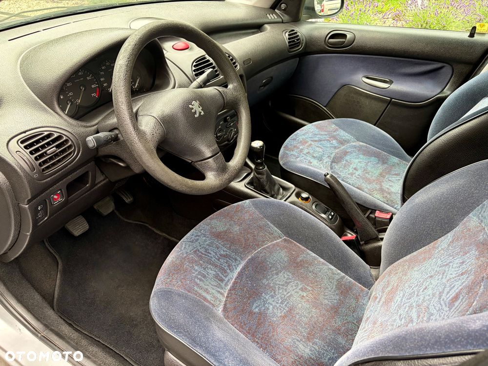 Peugeot 206 1.1 XR Presence - 10