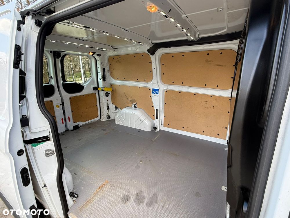 Ford Tranzit Custom - 26