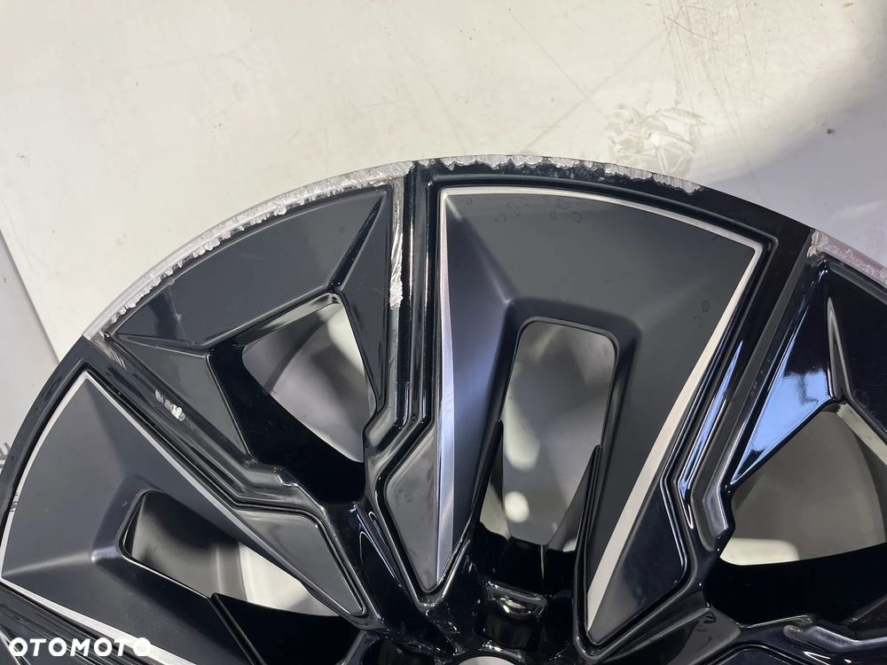 FELGA ALUMINIOWA BMW 7 i7 G70 5X112 10.5x21  ET44 5A41F79,5A41F78 - 15