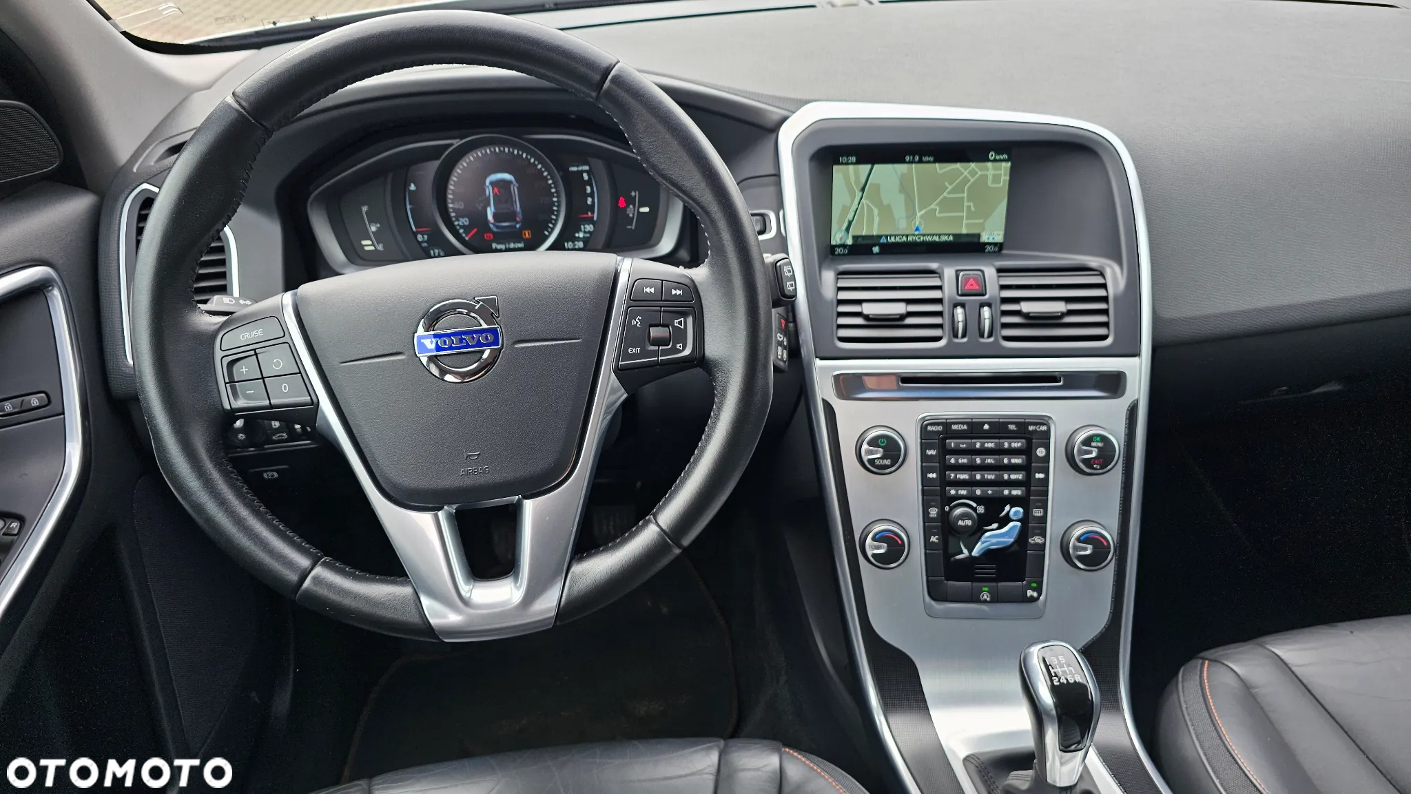 Volvo XC 60 D3 Drive-E Ocean Race - 18