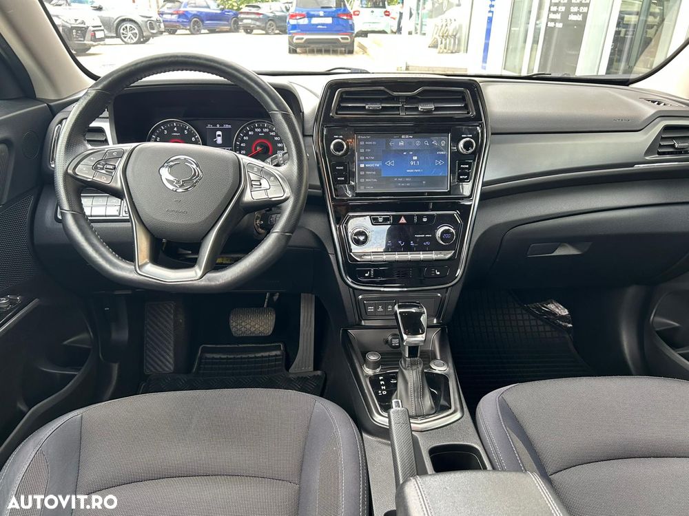 SsangYong Tivoli 1.5 T-GDi 4WD Automatik Black - 16