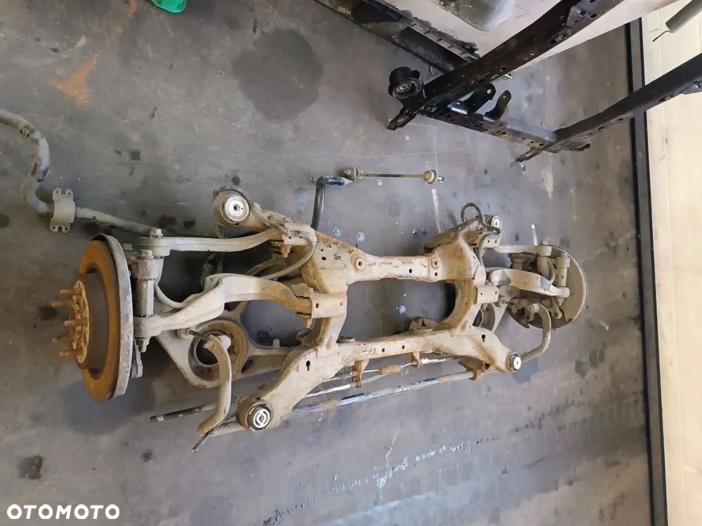 Opel Insignia A 08-17 4x4 zawieszenie tył HB