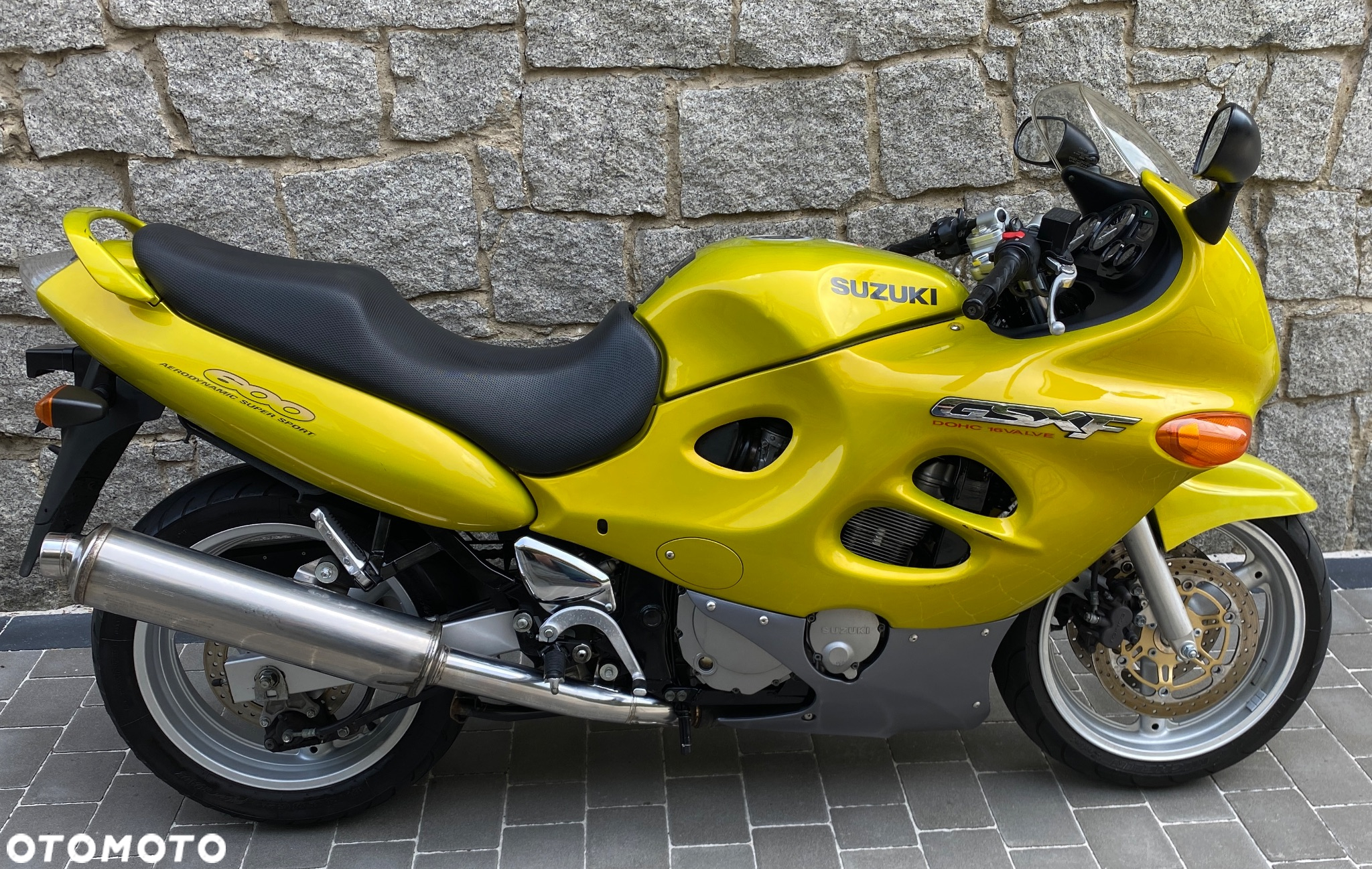 Suzuki GSX - 2