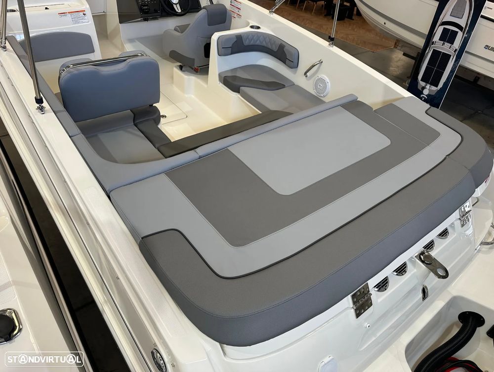 Bayliner VR6 OB - 12