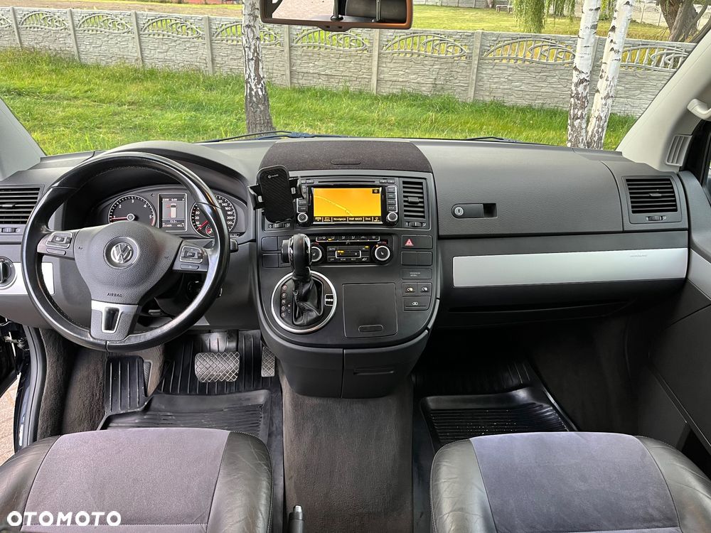 Volkswagen Multivan - 28