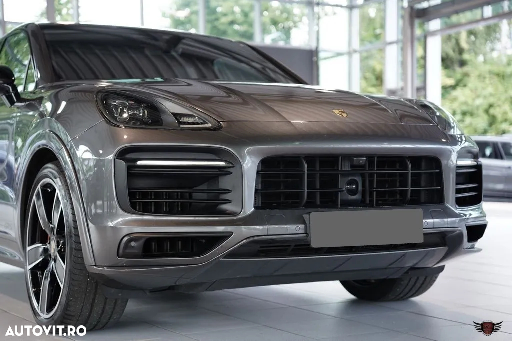 Porsche Cayenne Coupe GTS Tiptronic S - 3