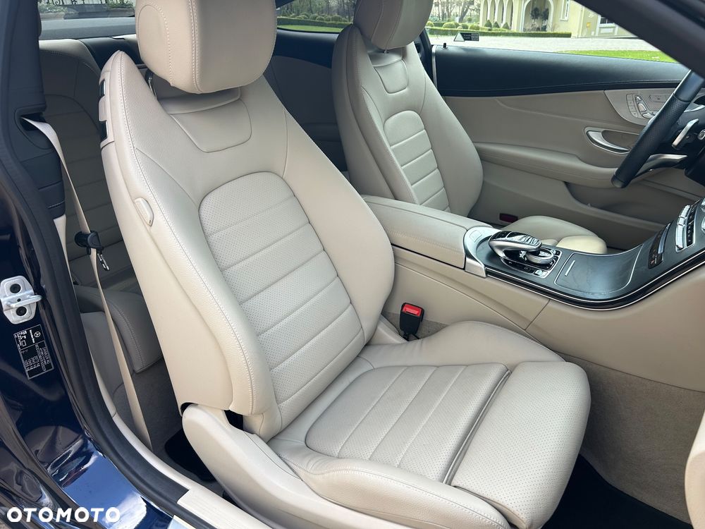 Mercedes-Benz Klasa C 200 4-Matic 9G-Tronic - 19