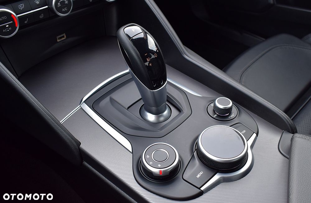 Alfa Romeo Giulia 2.0 Turbo Veloce Q4 - 15