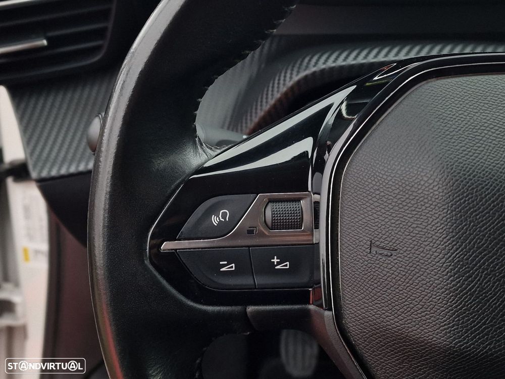 Peugeot 2008 1.2 PureTech Allure Pack - 19