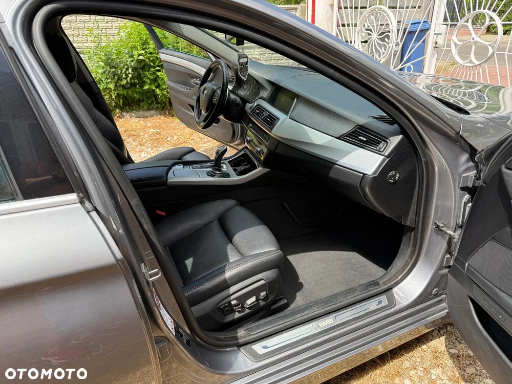 BMW Seria 5 530d xDrive Luxury Line - 1