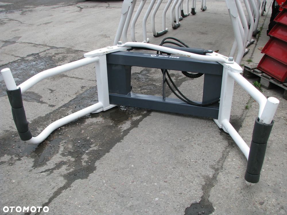 Inny Wycinak do kiszonki 1,75m Kellfri dwa siłowniki, Krokodyl 1,4; 1,6; 1,8; 2,0m Metal-Fach / Euromasz, Łyżka chwytakowa-Łyżko krokodyl, Łyżka materiałó sypkich 1,6; 1,8; 2,0; 2,2; 2,4m Metal-Fach / Pronar, Chwytak Bel, Chwytak do obornika, widły do obornika - 8