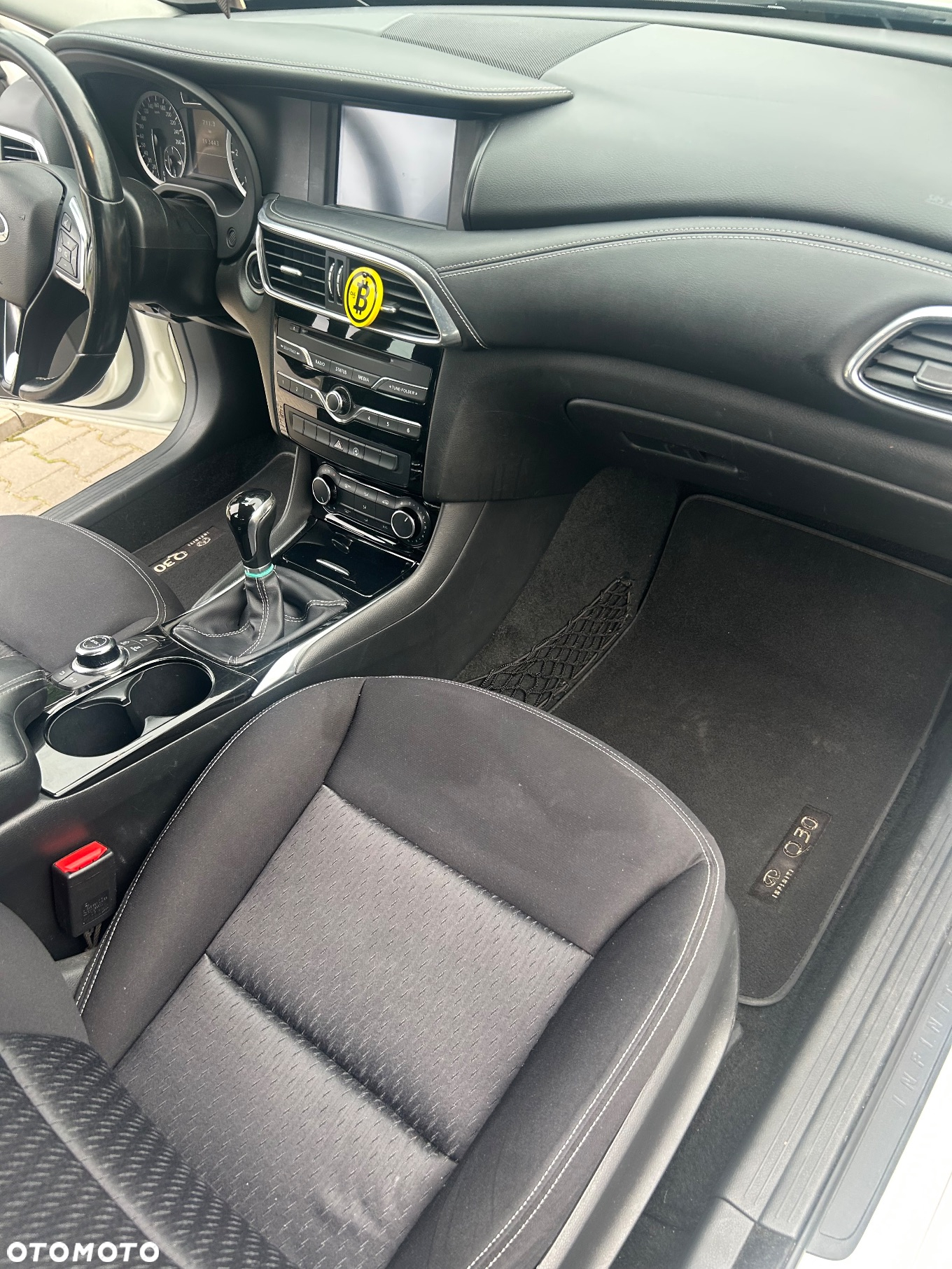 Infiniti Q30 1.5d - 25