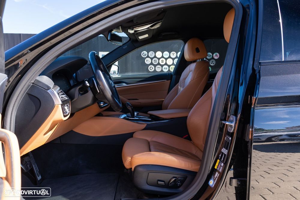 BMW 530 e Pack Desportivo M - 14