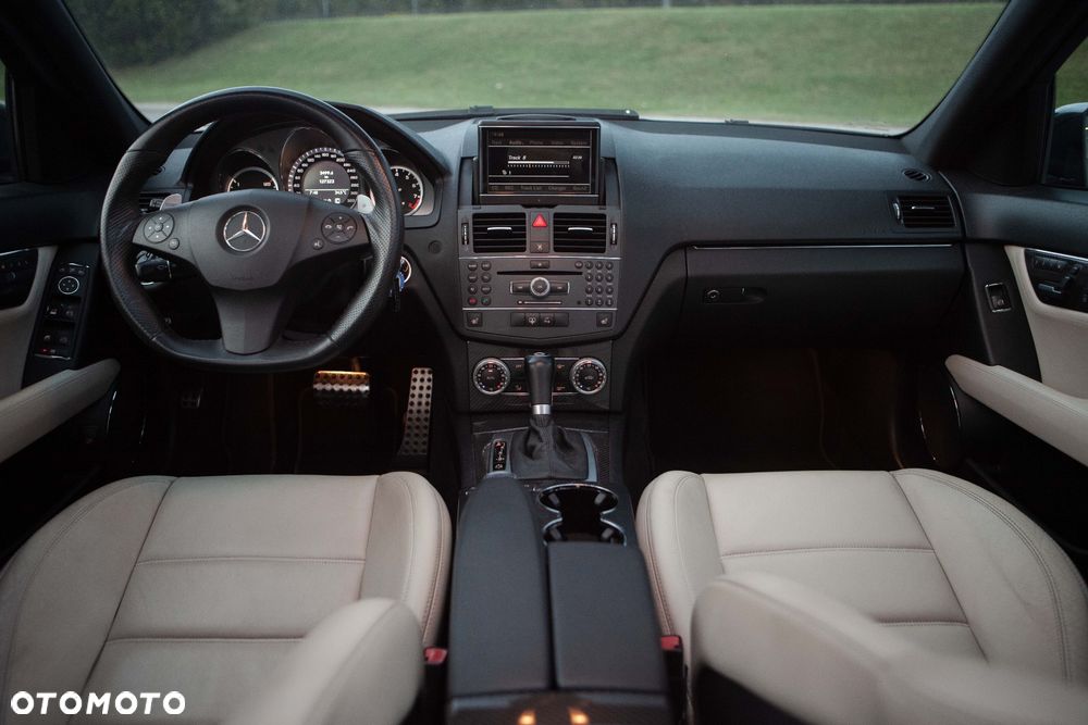Mercedes-Benz Klasa C 63 AMG 7G-TRONIC - 16