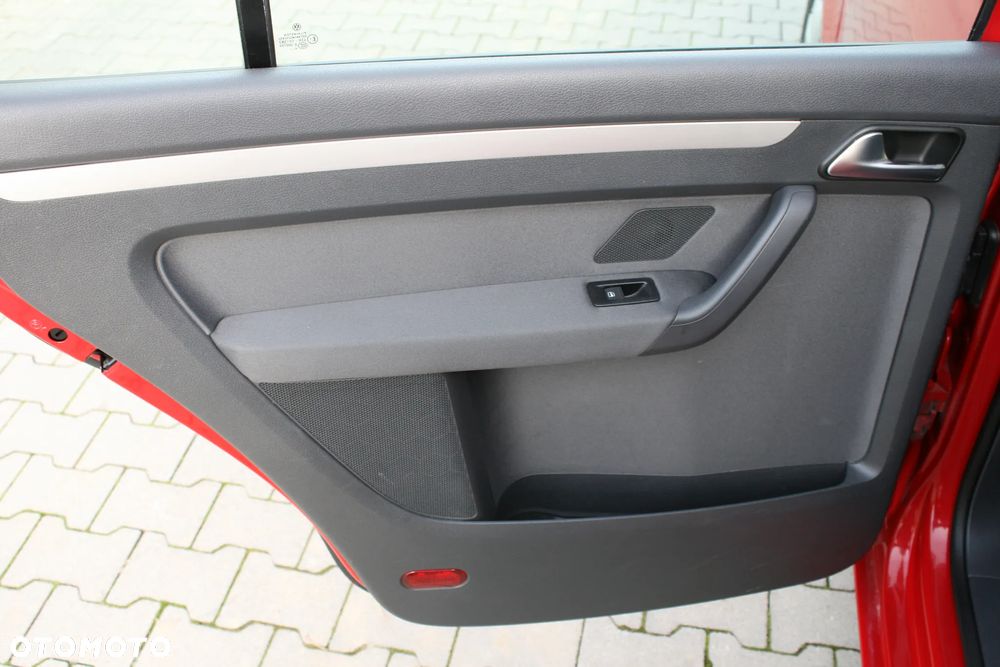 Volkswagen Touran - 21