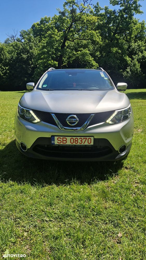 Nissan Qashqai 1.6 DCI Xtronic TEKNA - 3