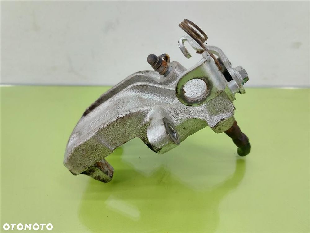 Zacisk hamulcowy tył lewy Audi 80 B4 1991-1995 2,0 BENZYNA - 5