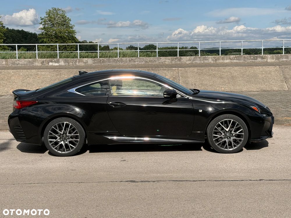 Lexus RC - 12