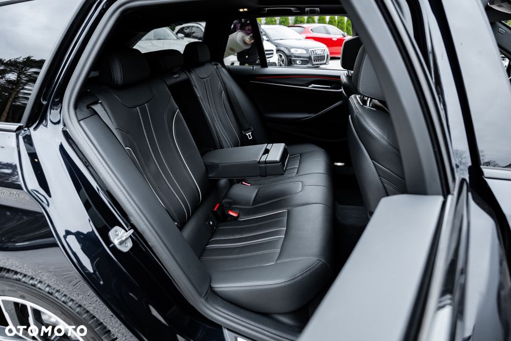 BMW Seria 5 520d M Sport - 19