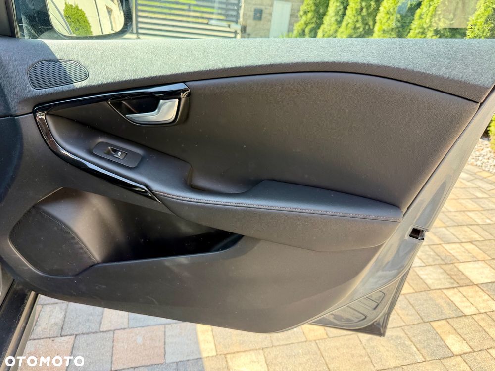 Volvo V40 Cross Country D3 Geartronic Momentum - 24