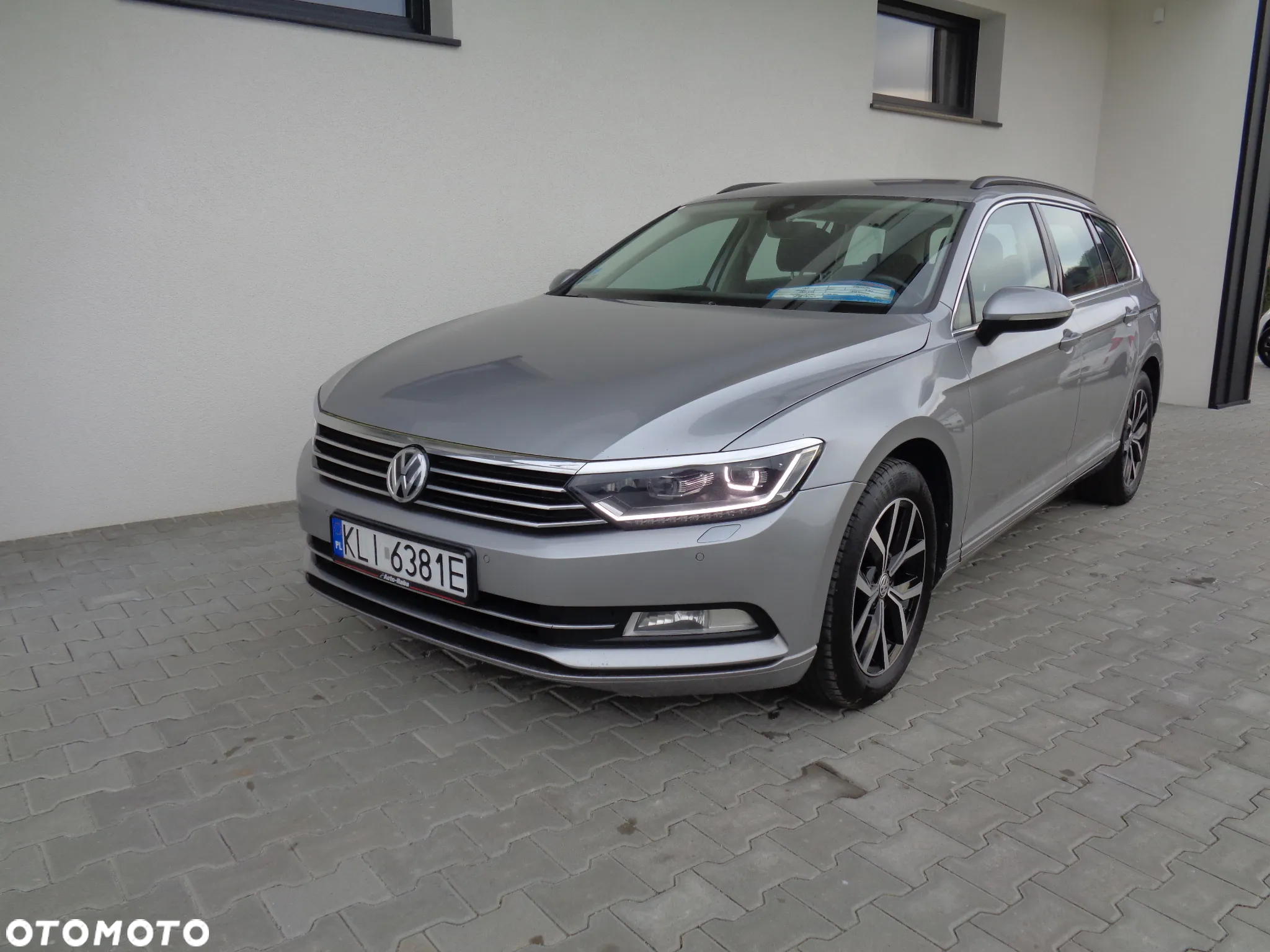 Volkswagen Passat - 2