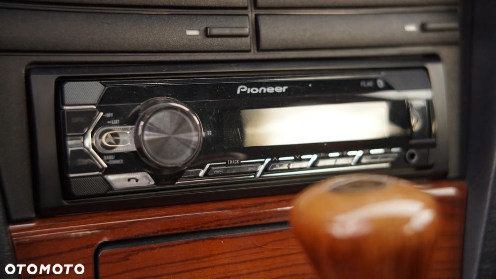Mercedes-Benz W201 (190) - 21
