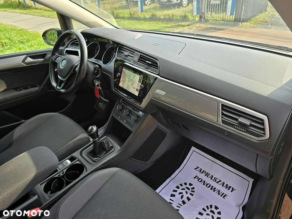 Volkswagen Touran - 19